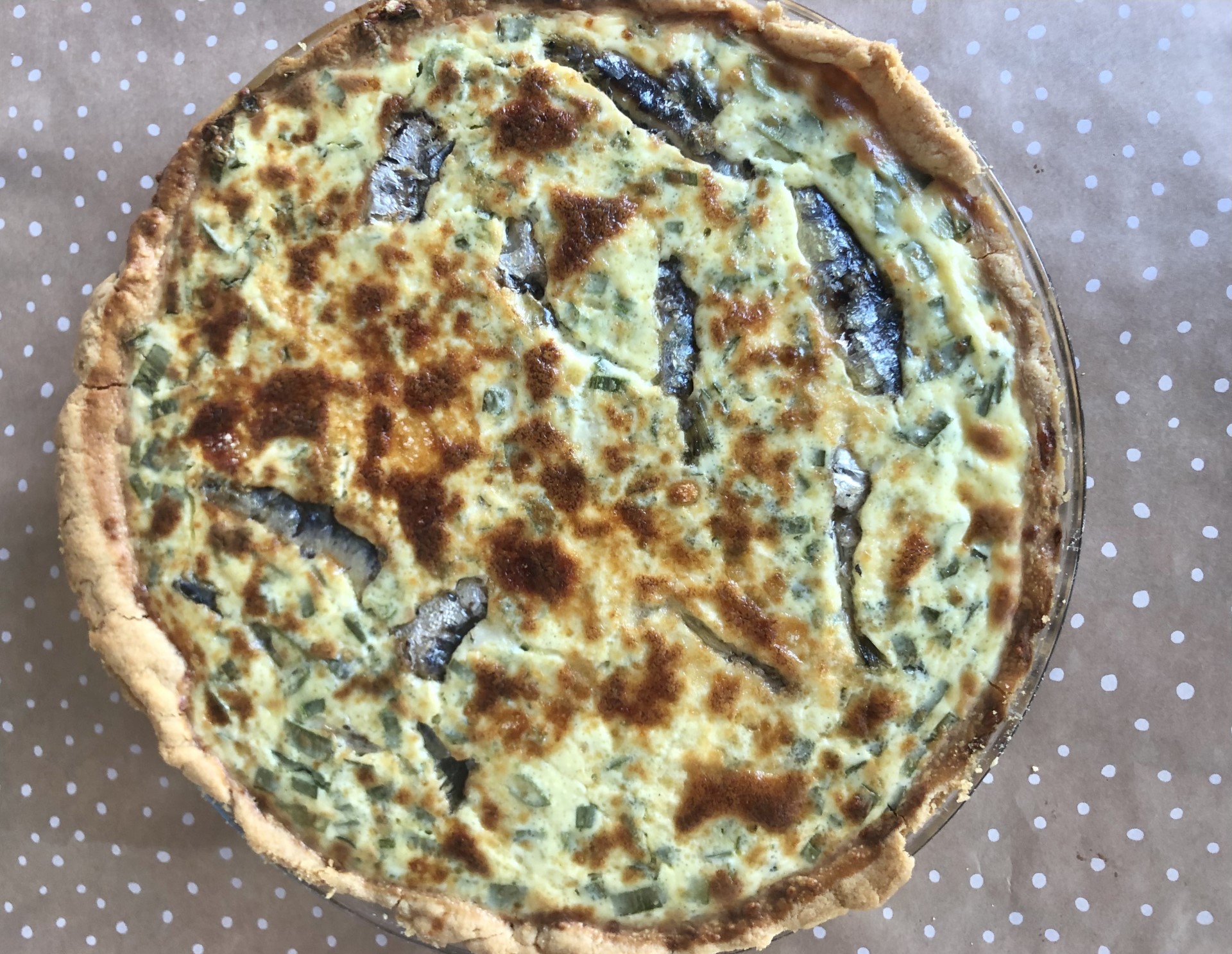 Quiche sa srdelama